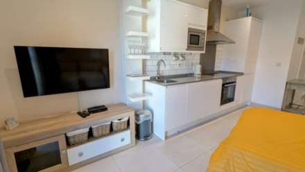 The Residence, Image 8