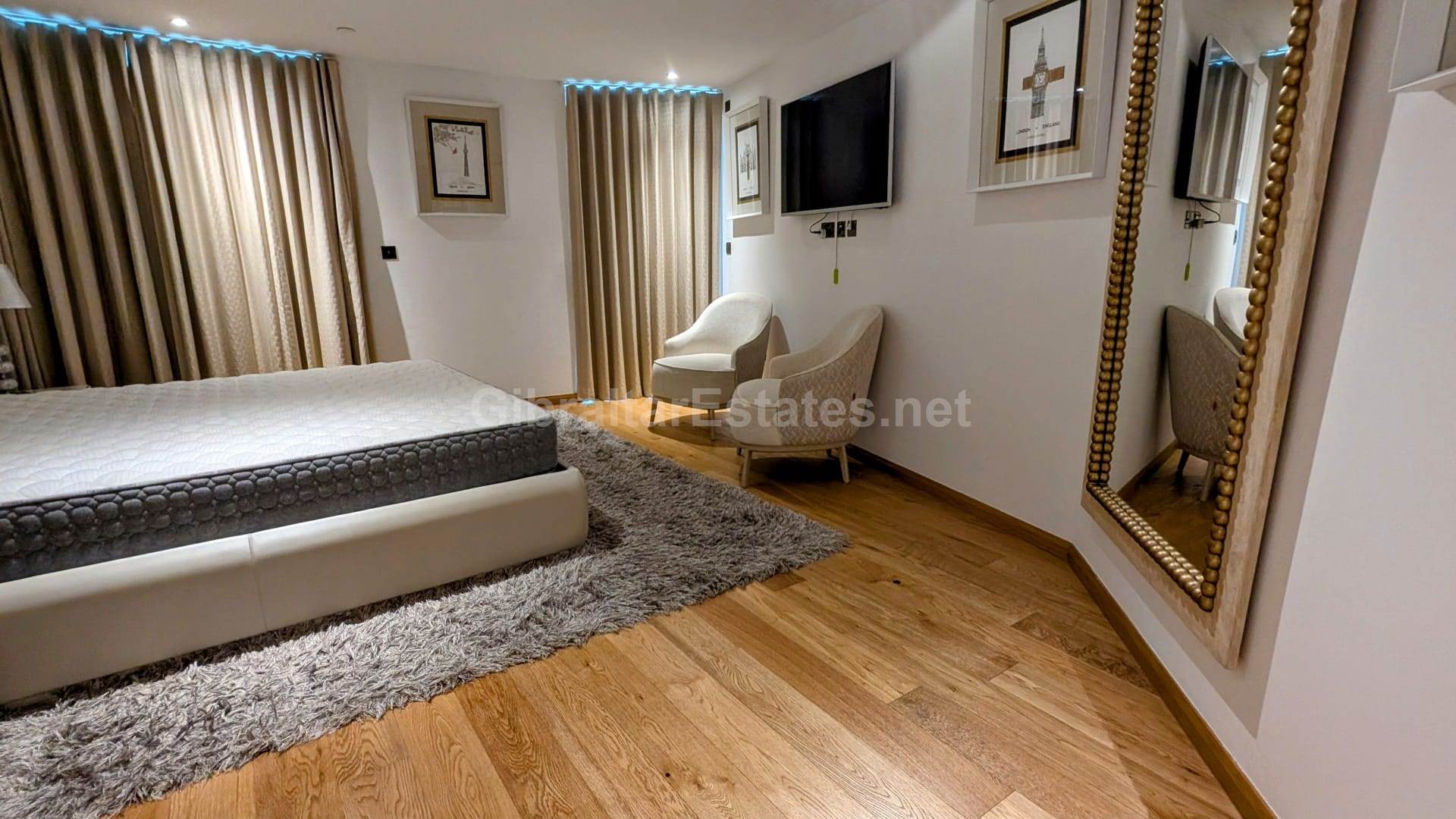 Penthouse, Ocean Village, Image 20