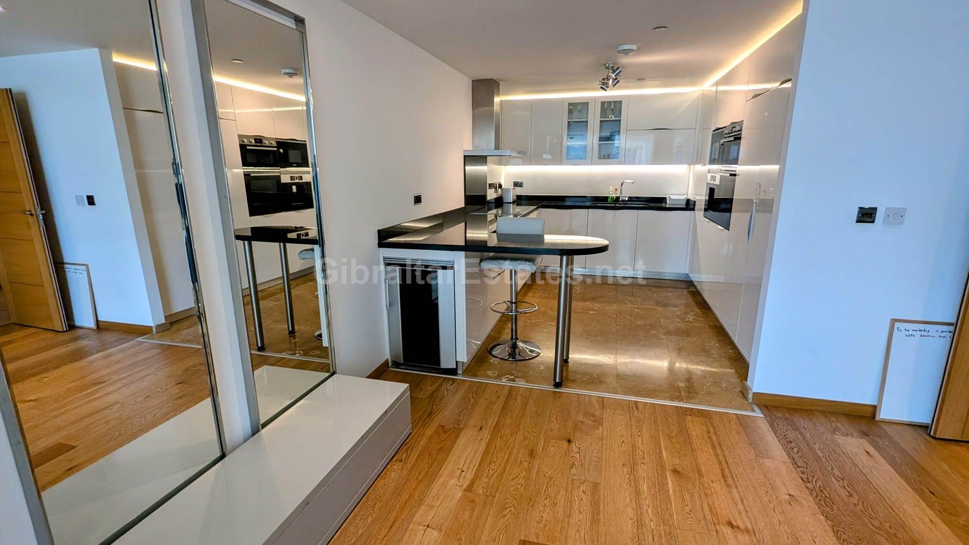 Penthouse, Ocean Village, Image 9