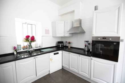 Upper Town /   Private Parking with Direct Access to the Property, Image 4