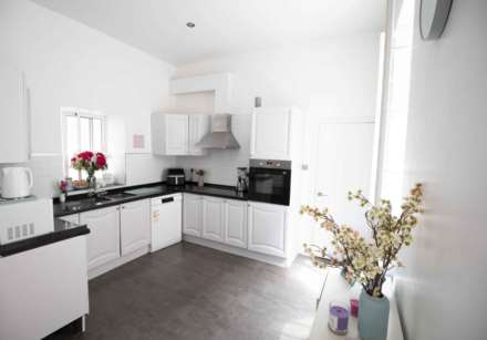 Upper Town /   Private Parking with Direct Access to the Property, Image 5