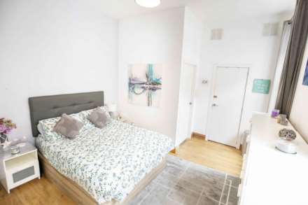 Upper Town /   Private Parking with Direct Access to the Property, Image 8