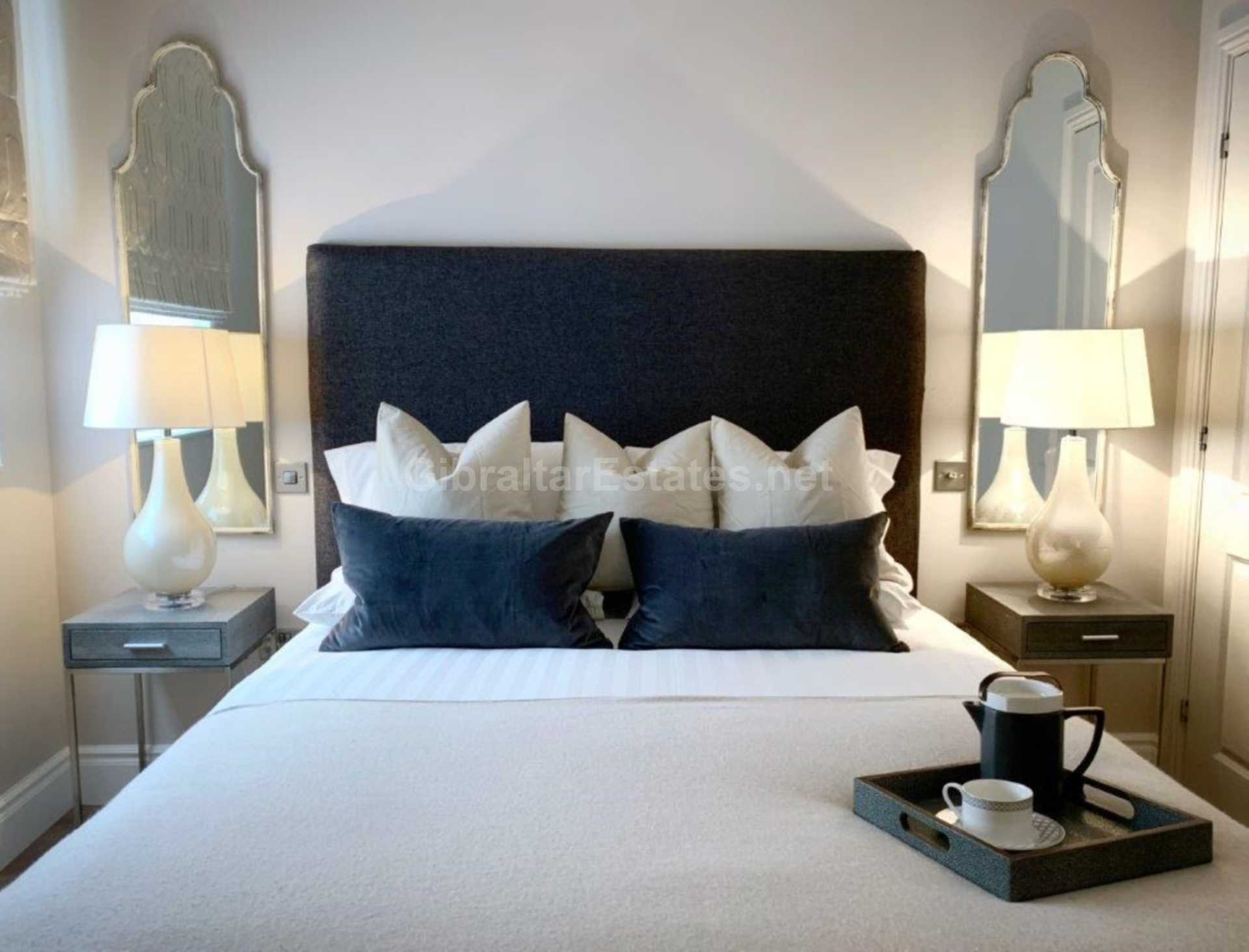 Magnificent Penthouse - Town Center, Image 3