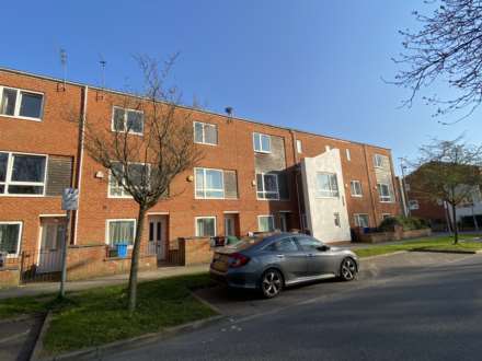 4 Bedroom Town House, Lauderdale Crescent, Plymouth Grove, Manchester, M13 9DP