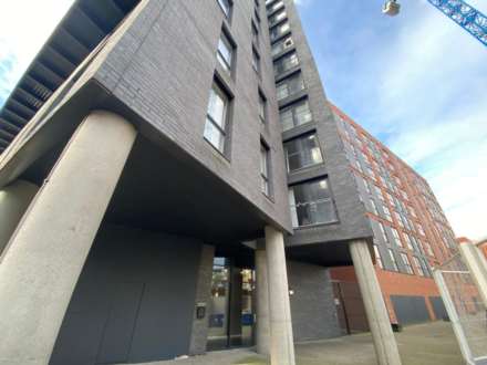 3 Bedroom Apartment, Lowry Wharf, The Riley Building, Derwent Street, Salford, M5 4TA