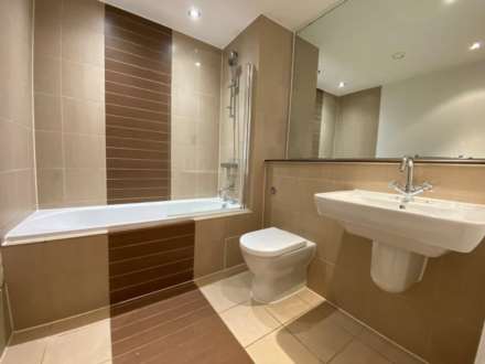 Barton Place, 3 Hornbeam Way, Green Quarter, Manchester, M4 4AT, Image 17