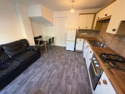 Lauderdale Crescent, Plymouth Grove, Manchester, M13 9FD, Image 5