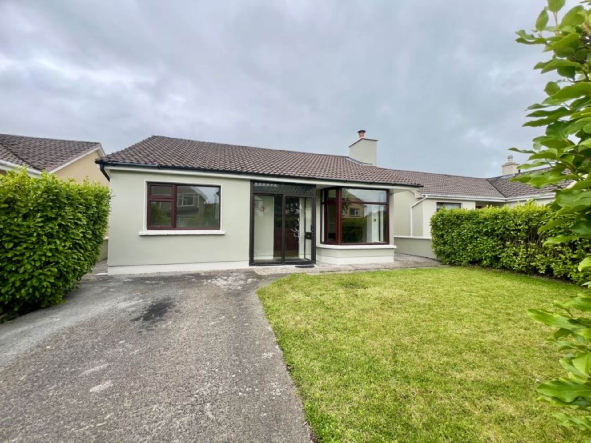 Monalee, Tralee