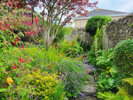 Queens Square, Colyton, Devon, Image 27
