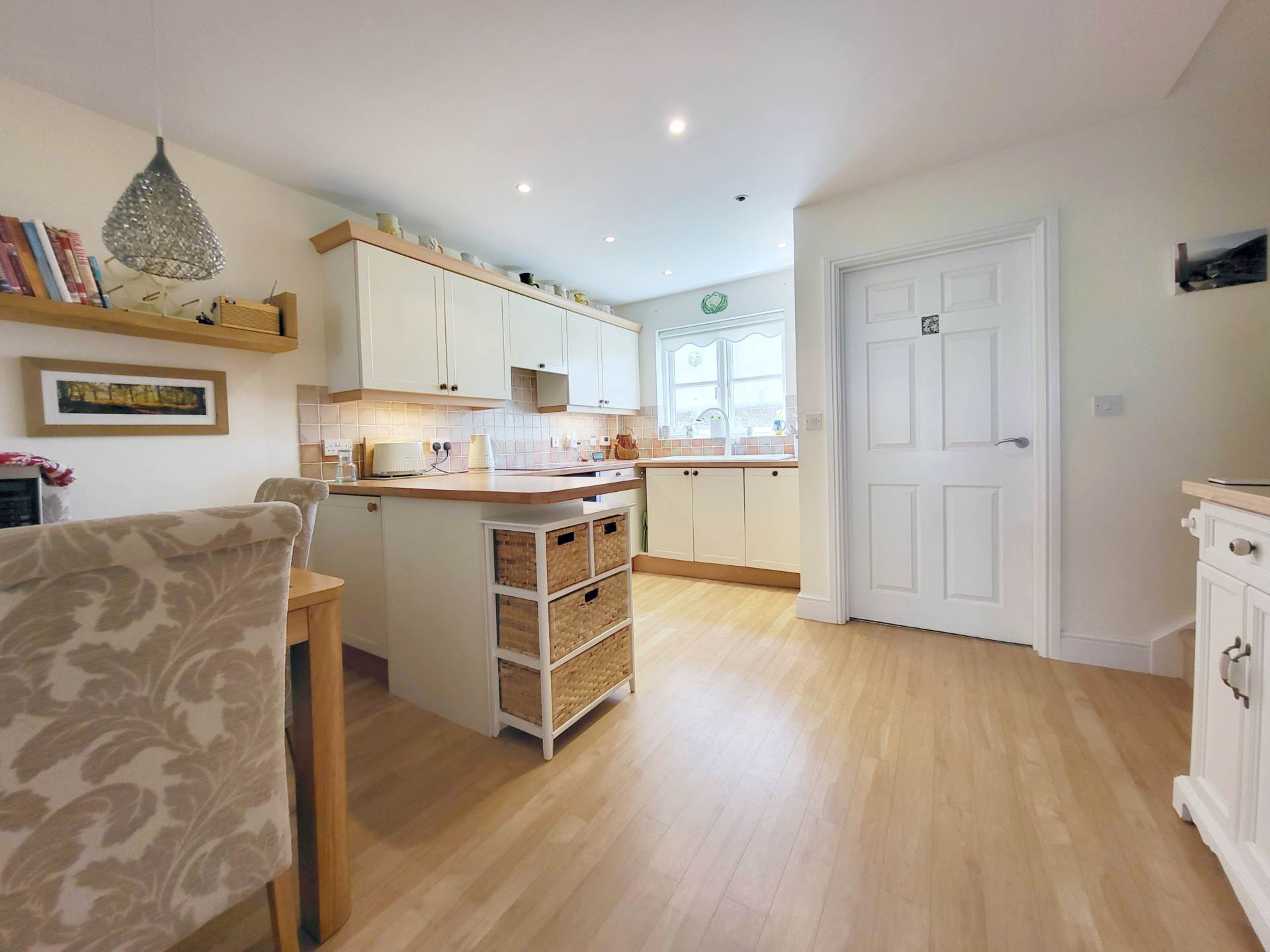 Queens Court, Colyton, Devon, Image 3