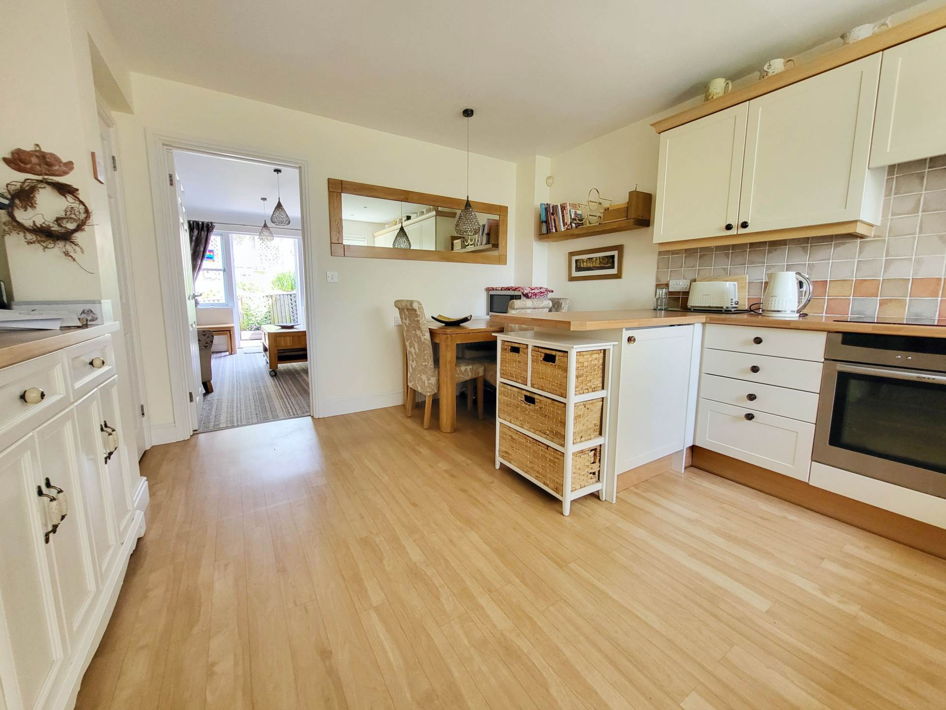 Queens Court, Colyton, Devon, Image 7