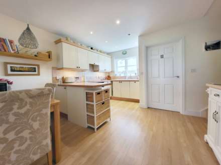 Queens Court, Colyton, Devon, Image 3