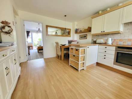 Queens Court, Colyton, Devon, Image 7