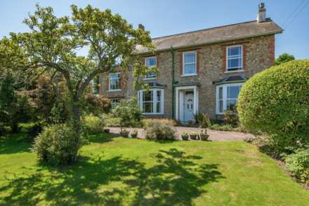 4 Bedroom Detached, Sidmouth Road, Colyton.Devon