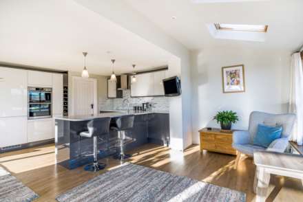 Broadway Cottages, Axminster, Image 6