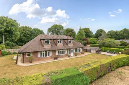 Woodside Close, Raymond's Hill. Devon, Image 1
