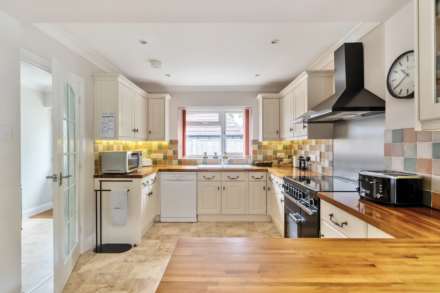 Woodside Close, Raymond's Hill. Devon, Image 9