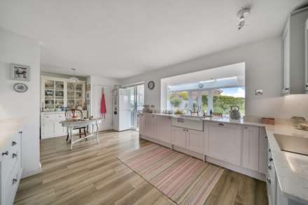 Oaklands Close, Seaton, Devon, Image 4