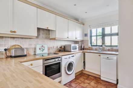 Queens Court, Colyton.Devon, Image 4