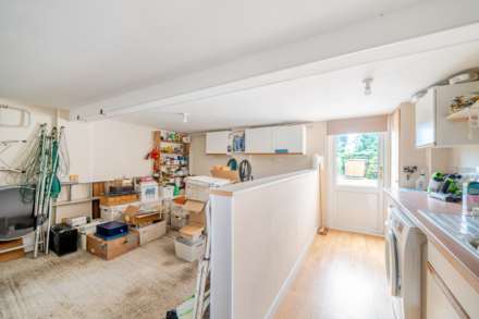 Springfields, Colyton. Devon, Image 14