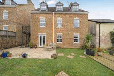 Woodroffe Meadow, Lyme Regis, Dorset, Image 2