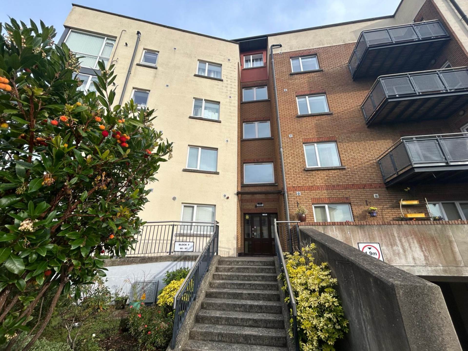 Station Court, The Avenue
