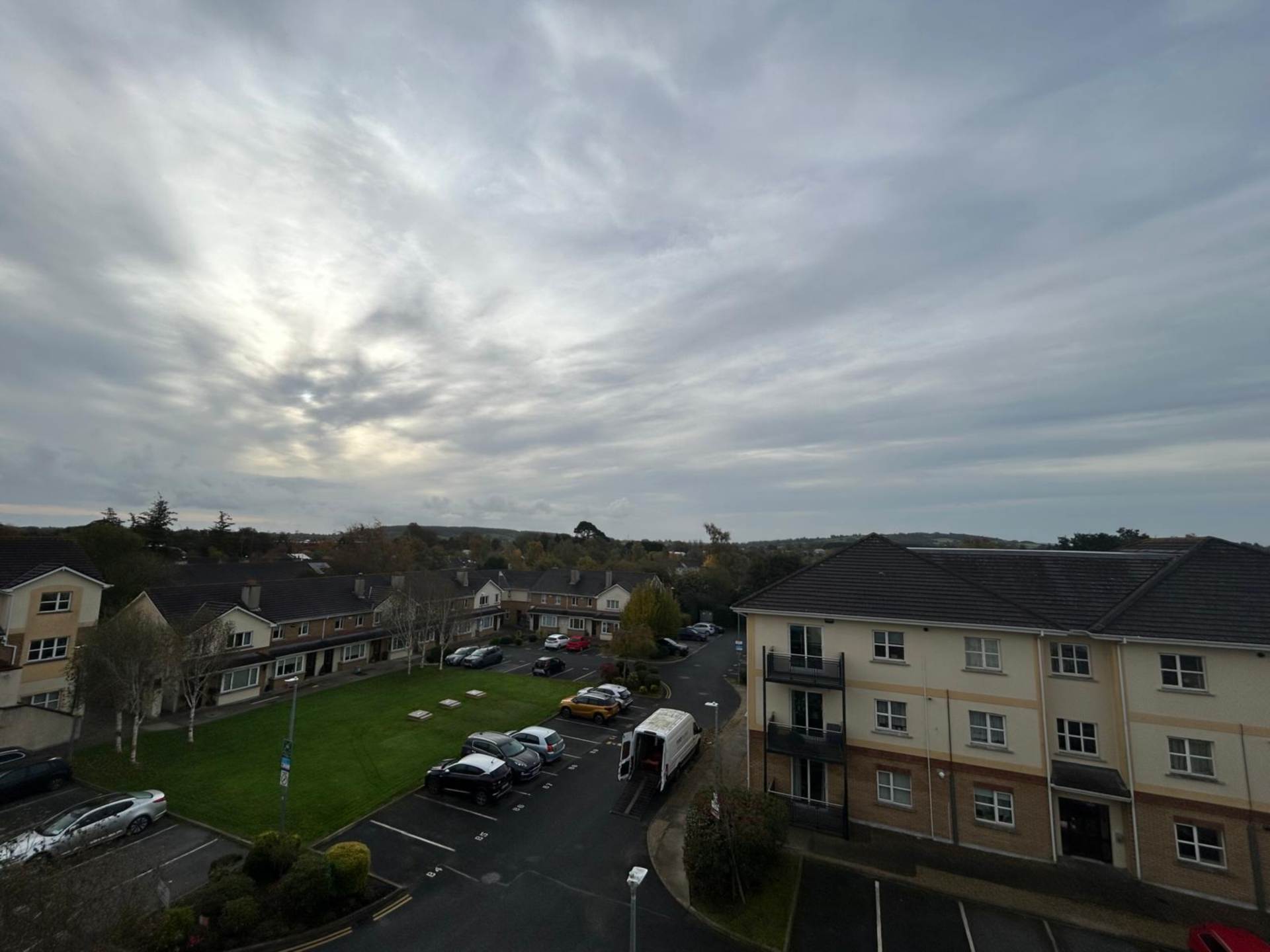 Station Court, The Avenue