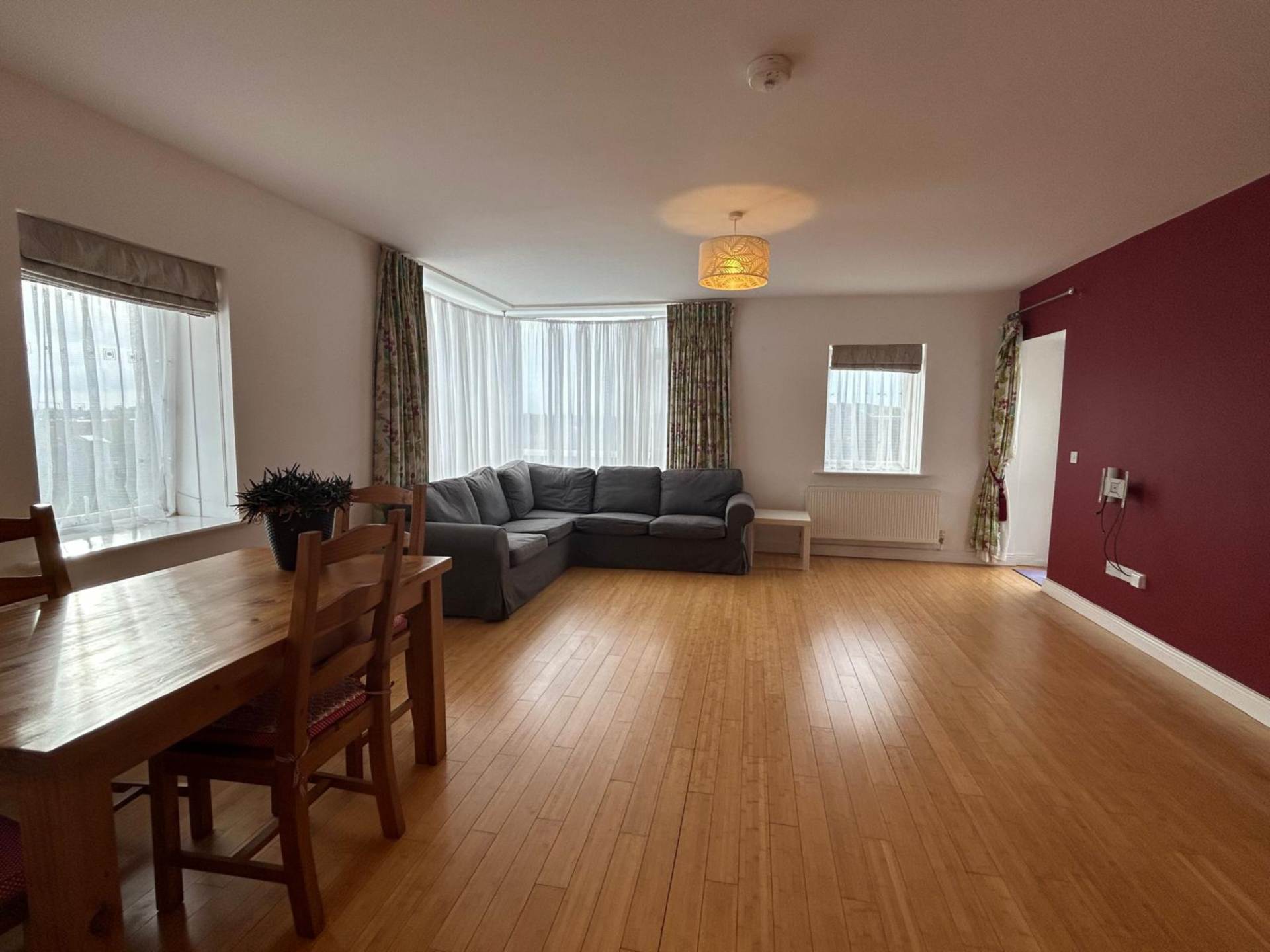 Station Court, The Avenue