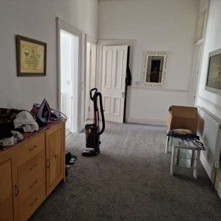 125 1/2 Onslow Drive, Dennistoun, Image 6