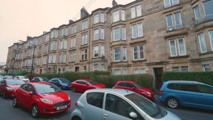 2 Bedroom Flat, Walton Street,, Shawlands