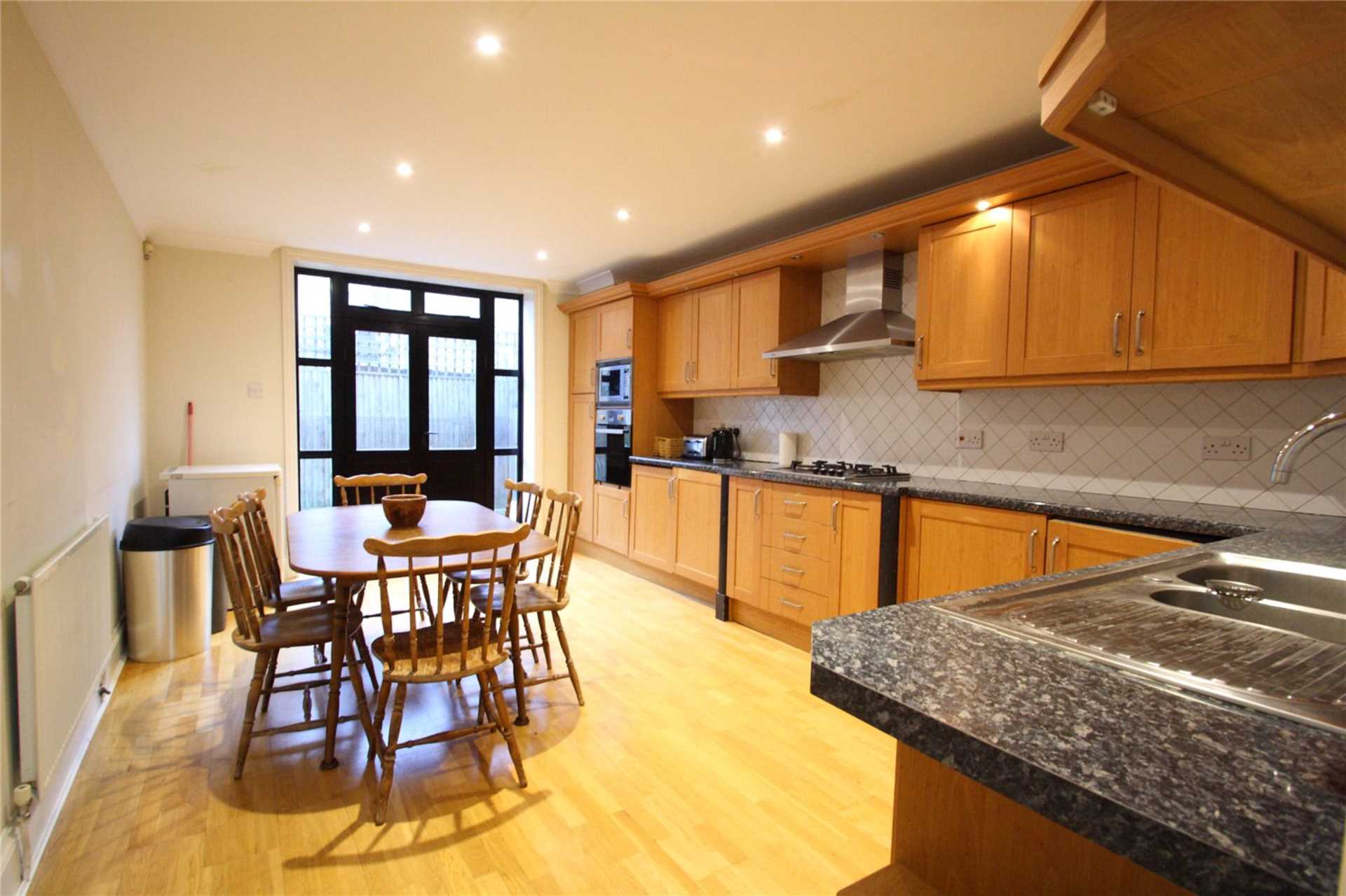 Liverpool Grove, London, Image 2