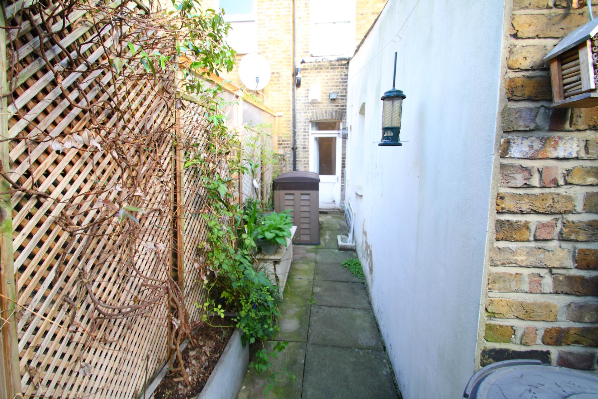 Dalyell Road, London, Image 10