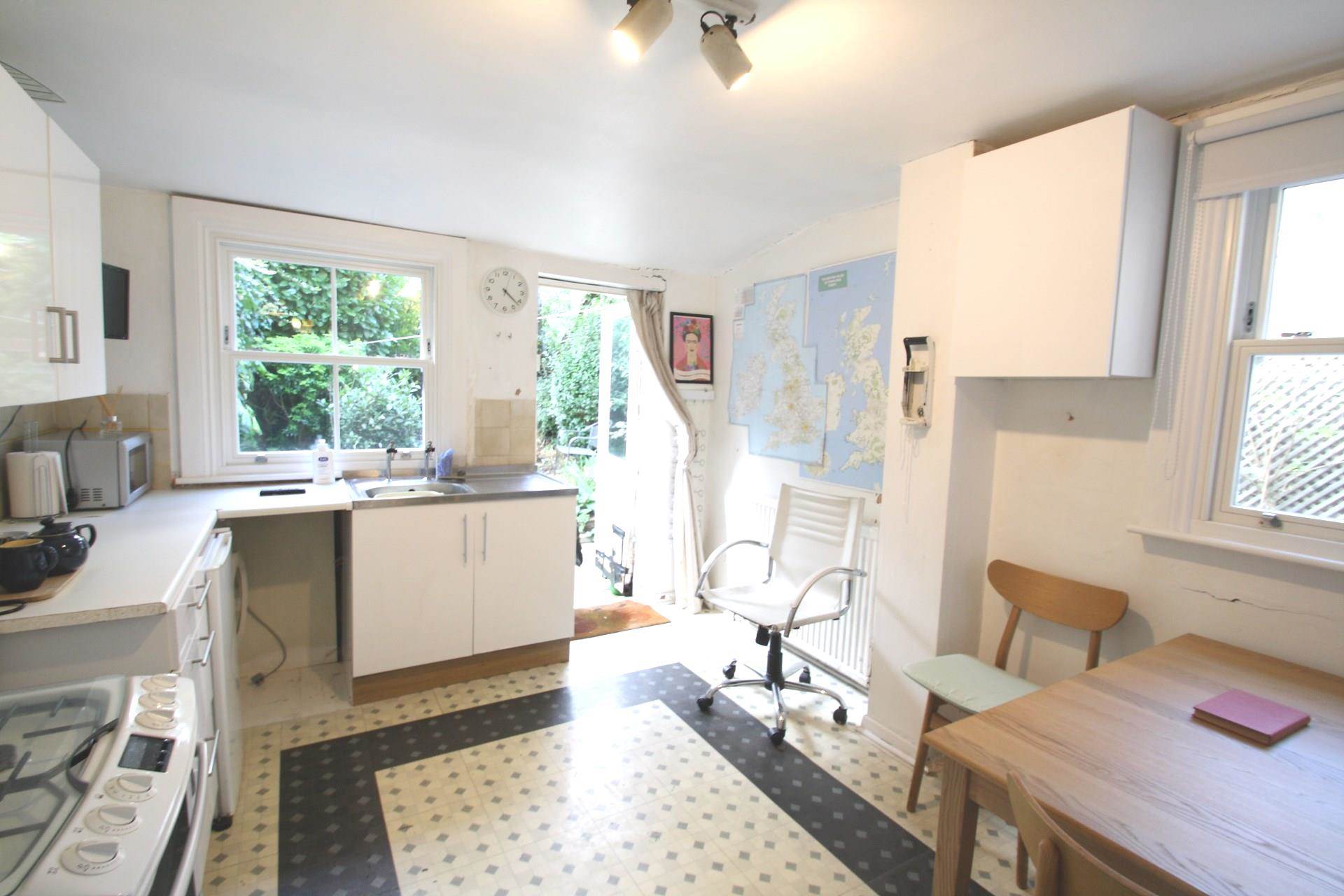 Dalyell Road, London, Image 4