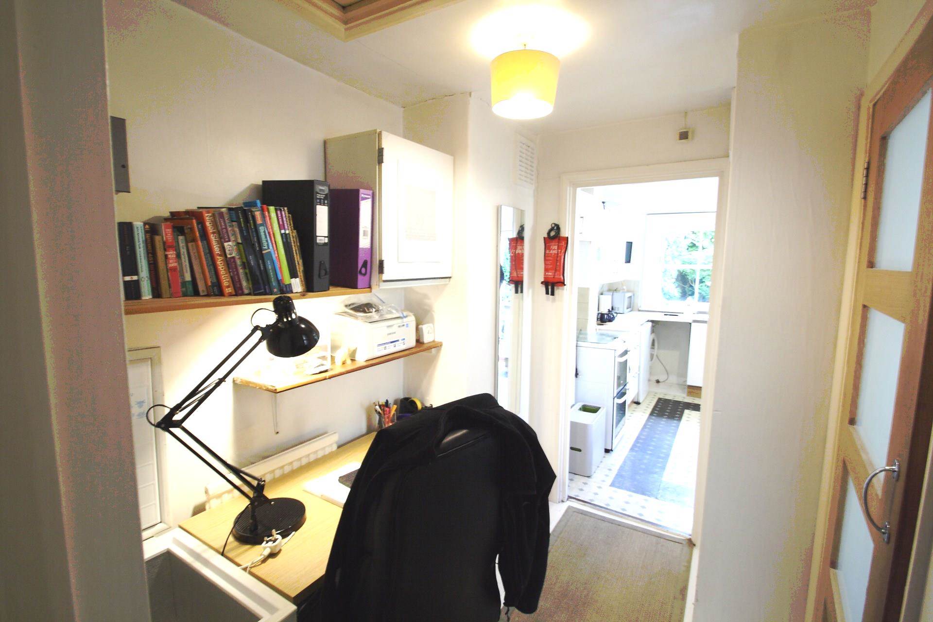 Dalyell Road, London, Image 7