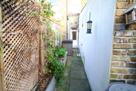 Dalyell Road, London, Image 10
