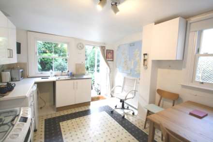 Dalyell Road, London, Image 4