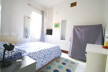 Dalyell Road, London, Image 5