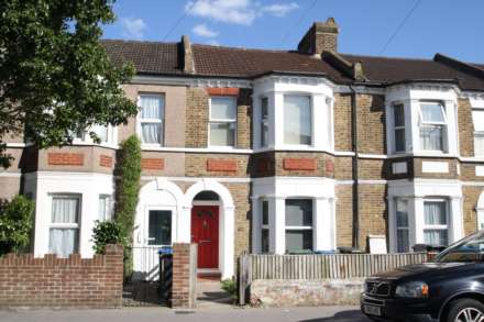 1 Bedroom Flat, Carmichael Road, London