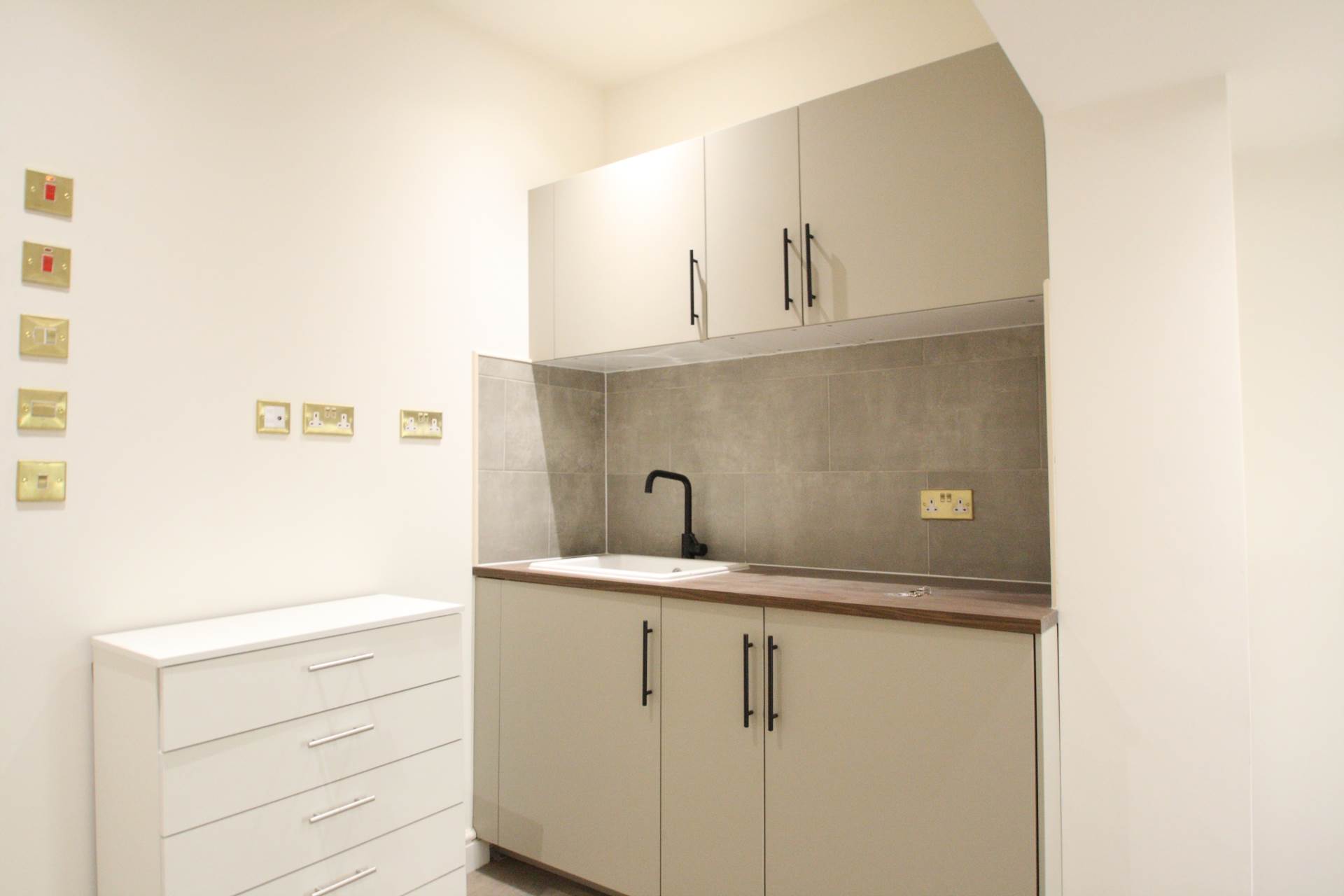 Fenham Road, London, Image 3