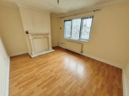 Bewley Drive, Southdene, Image 2