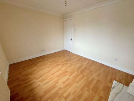 Bewley Drive, Southdene, Image 4