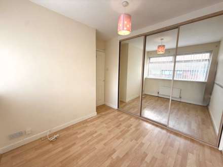 Dee Close, Kirkby, Image 10