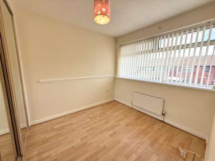 Dee Close, Kirkby, Image 11