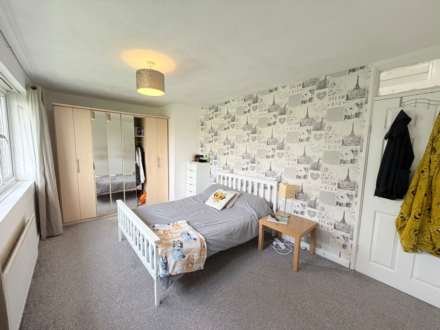 Bewley Drive, Southdene, Image 6