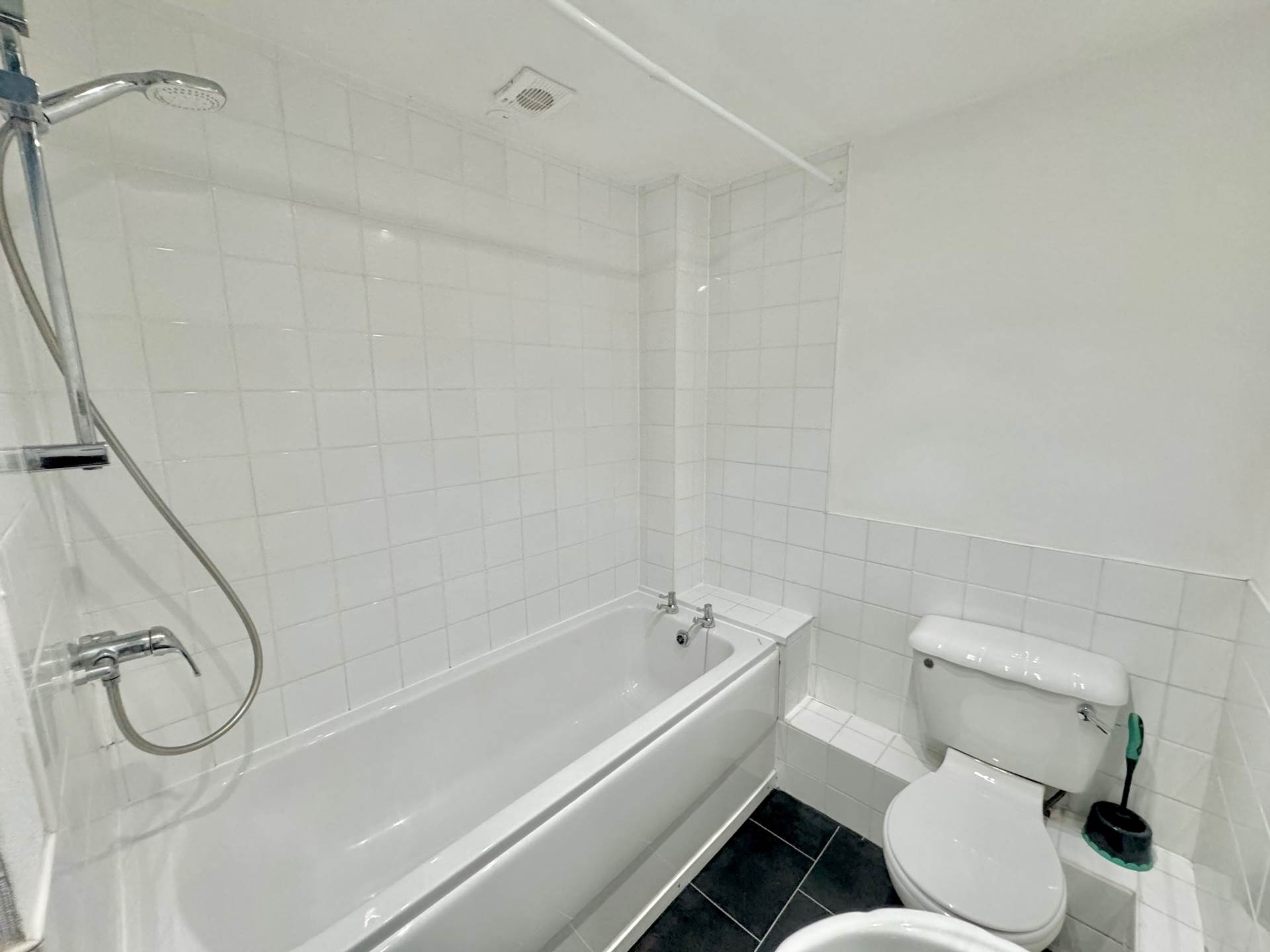 Maureen Walk, Fazakerley, Image 11