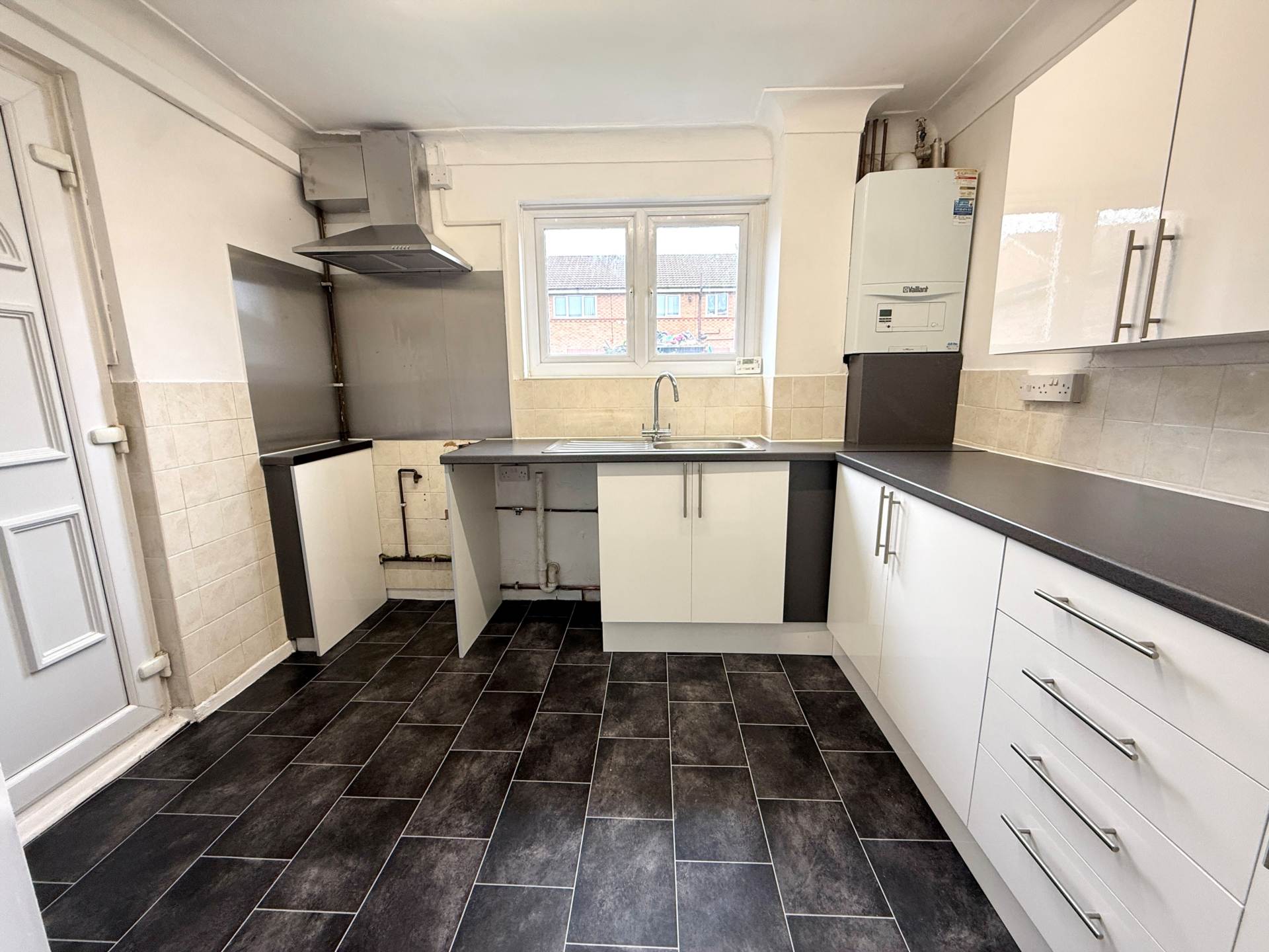 Mintor Road, Northwood, Image 7