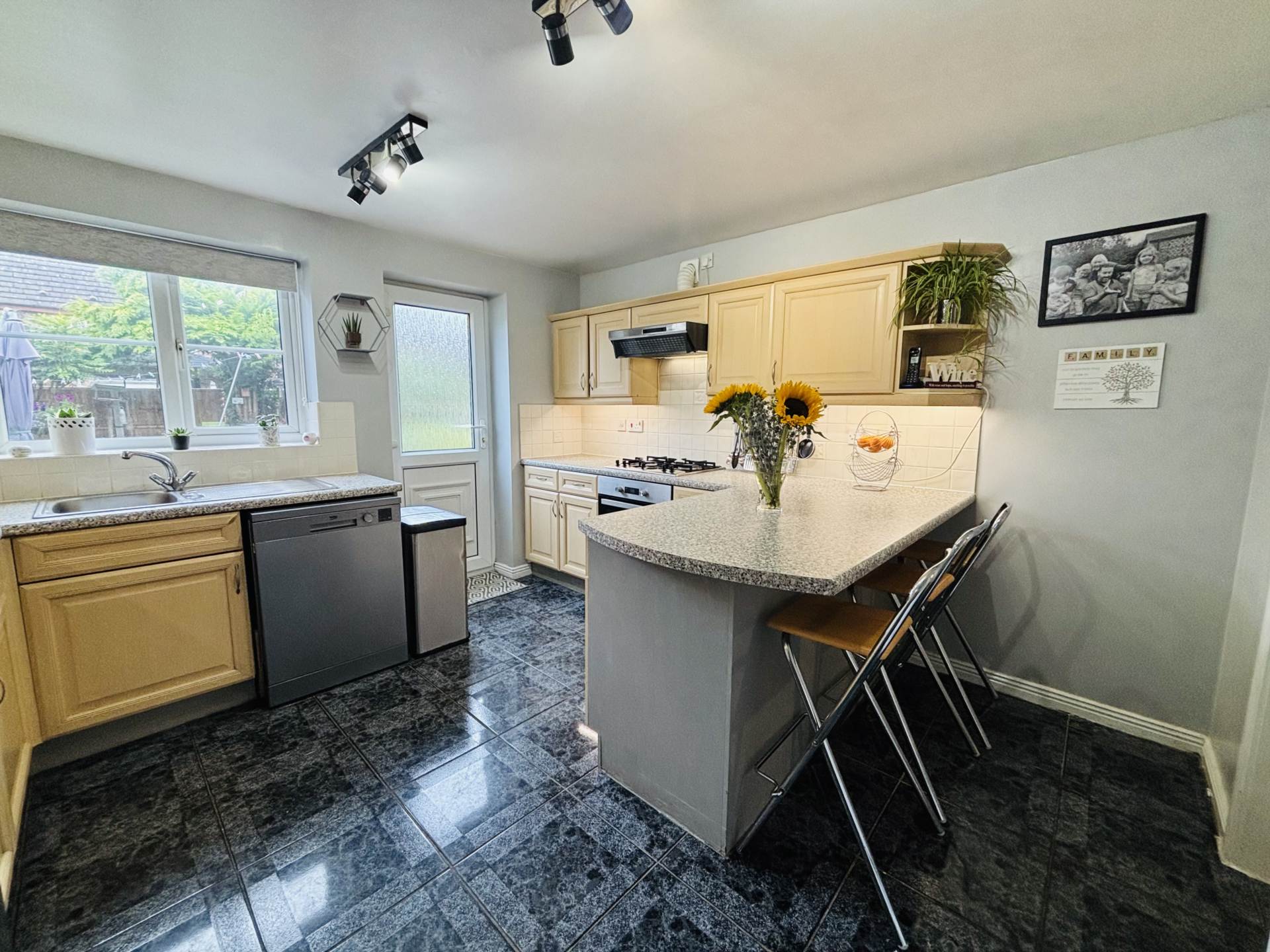 Yoxall Drive, Littledale, Image 4