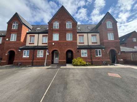 3 Bedroom Town House, Clements Way, Littledale