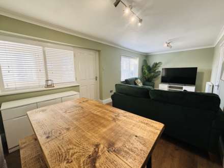 Ascot Drive, Towerhill, Image 4