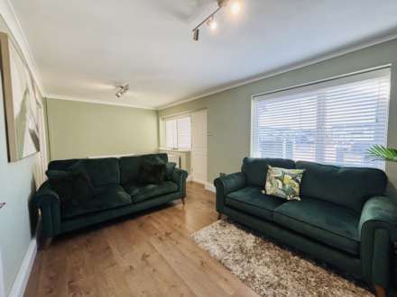 Ascot Drive, Towerhill, Image 7